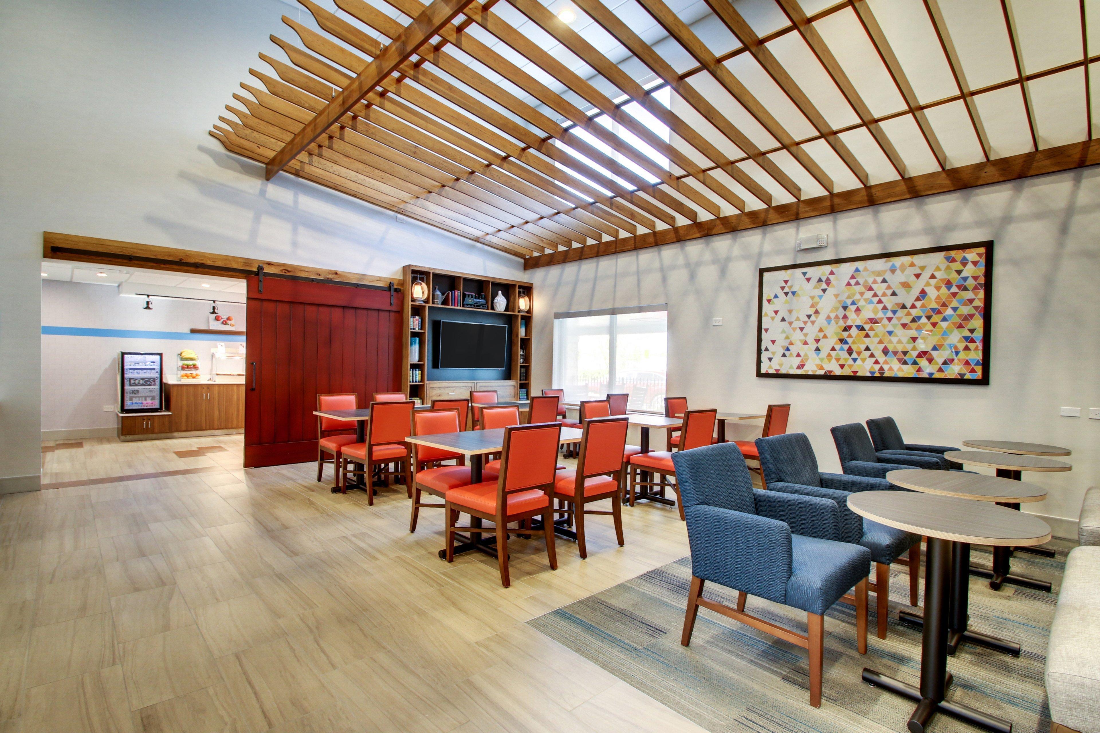 Holiday Inn Express & Suites Aurora - Naperville By Ihg Exterior foto